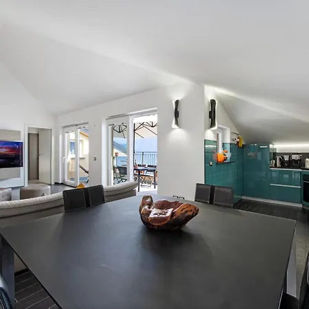 Penthouse Nyaraló Colonno